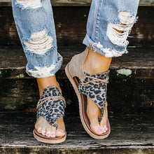 Load image into Gallery viewer, Litthing 2019 Sandals Women Transparent Flats Shoes Large Size Female Clear  Shoes Ladies Roman Beach Sandalias Mujer
