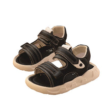 Load image into Gallery viewer, 2020 new summer children hook sandals boys solid bottom beach shoes lightweight microfiber leather kids sandals
