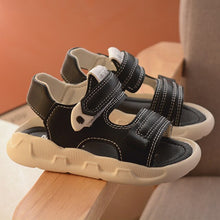 Load image into Gallery viewer, 2020 new summer children hook sandals boys solid bottom beach shoes lightweight microfiber leather kids sandals

